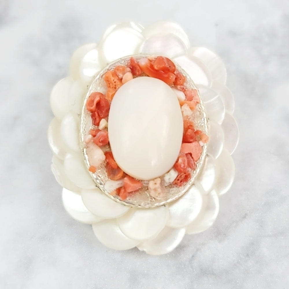 Vintage Japanese Brooch White Shell Coral Women Jewelry Accessories Ocean Beach